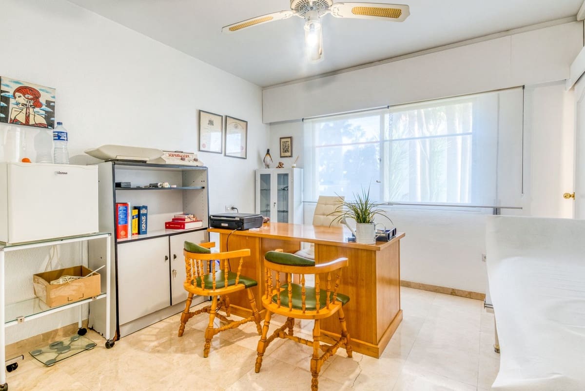 2 soveværelse Lejlighed til salg i Estepona med swimmingpool garage - € 299.000 (Ref: 9618718)