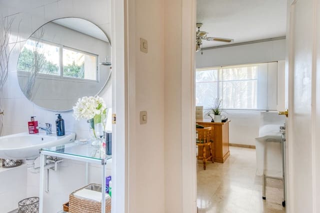 2 soveværelse Lejlighed til salg i Estepona med swimmingpool garage - € 299.000 (Ref: 9618718)