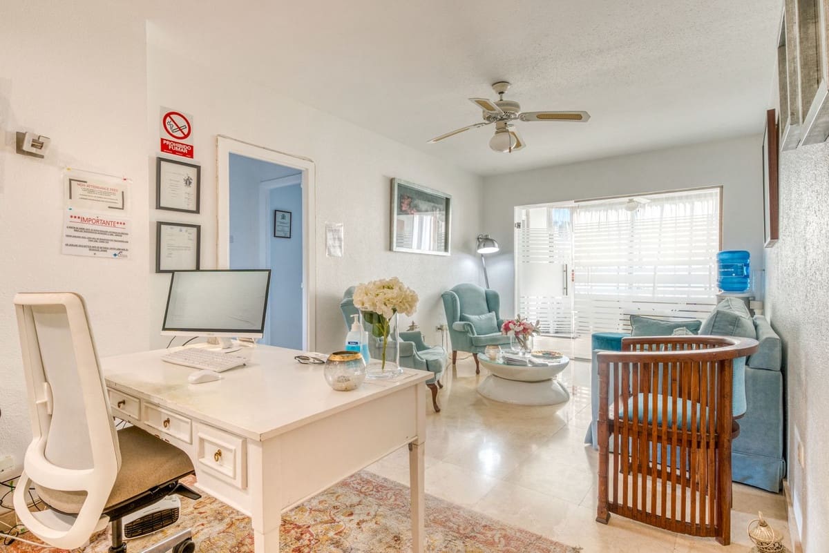 2 soveværelse Lejlighed til salg i Estepona med swimmingpool garage - € 299.000 (Ref: 9618718)