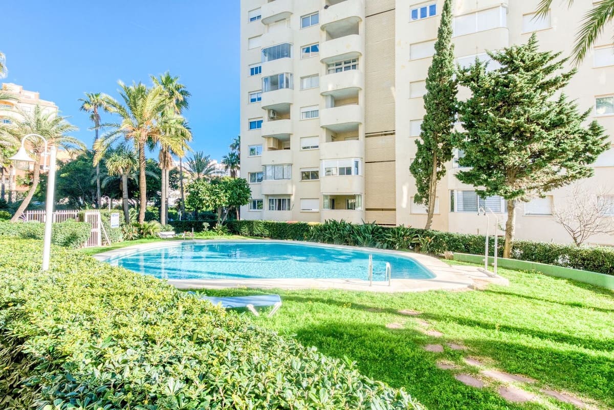 2 soveværelse Lejlighed til salg i Estepona med swimmingpool garage - € 299.000 (Ref: 9618718)