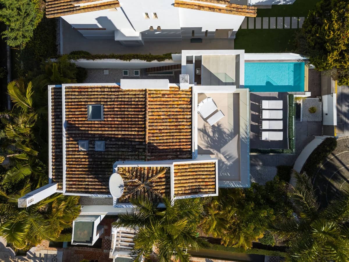 4 soveværelse Semi-Rækkehus til salg i Golden Mile med swimmingpool garage - € 10.900.000 (Ref: 9618719)