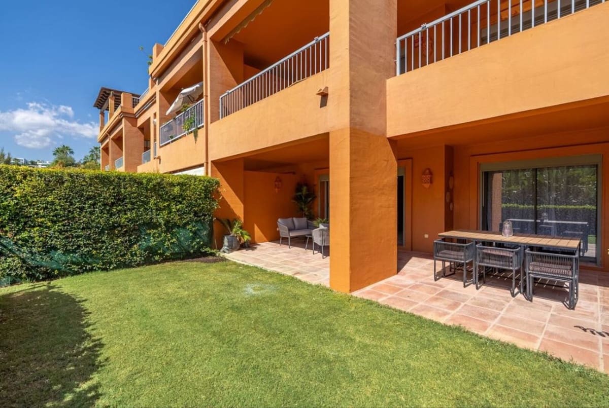 3 bedroom Apartment for sale in Benahavis with pool garage - € 690,000 (Ref: 9624086)