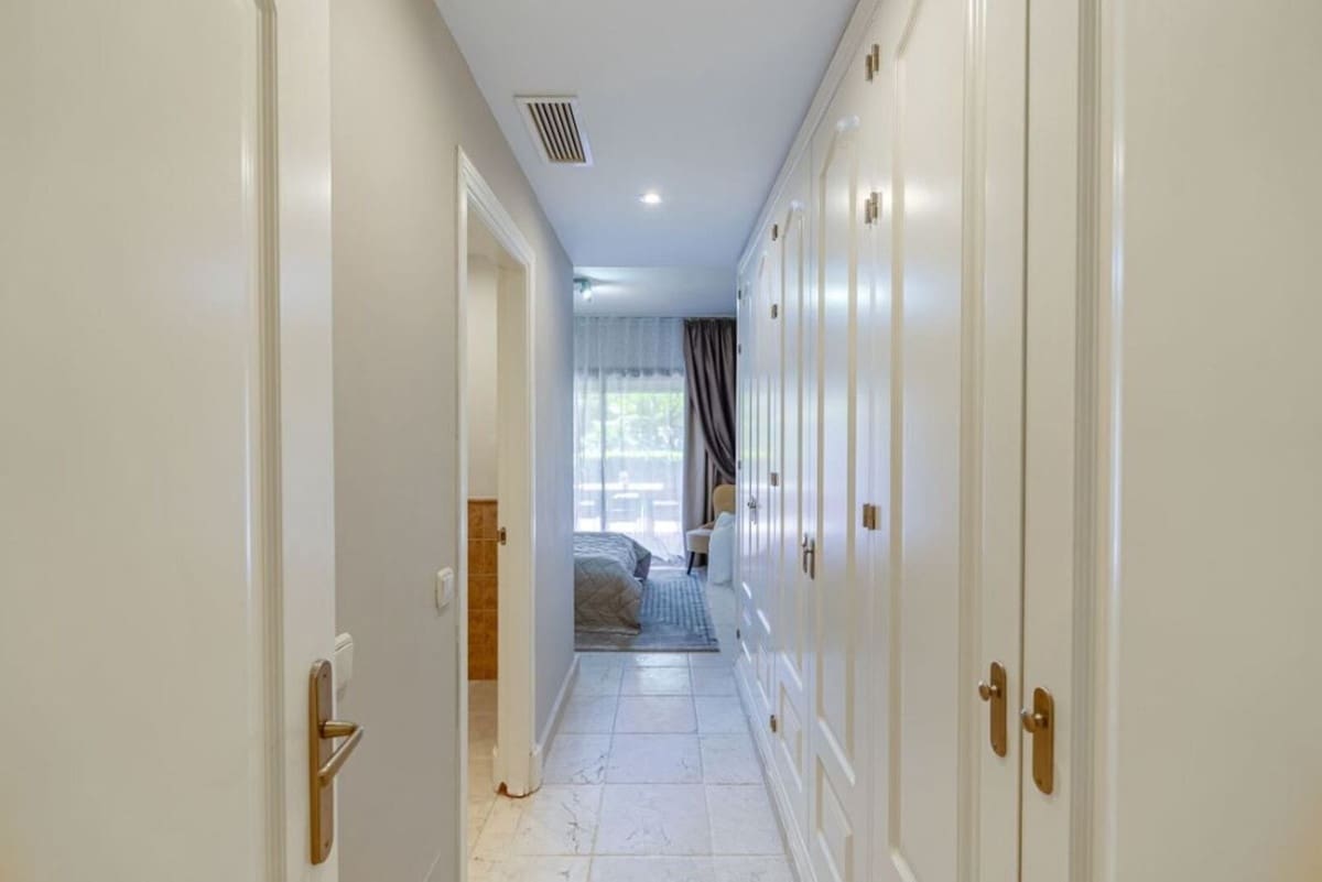 3 bedroom Apartment for sale in Benahavis with pool garage - € 690,000 (Ref: 9624086)