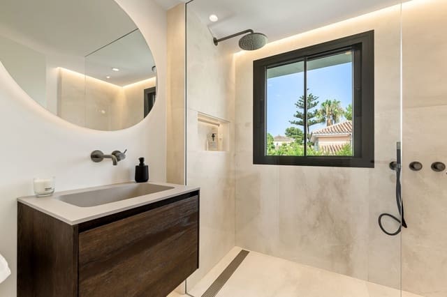 5 soverom Villa til salgs i Golden Mile, Marbella med svømmebasseng garasje - € 7 800 000 (Ref: 9628190)