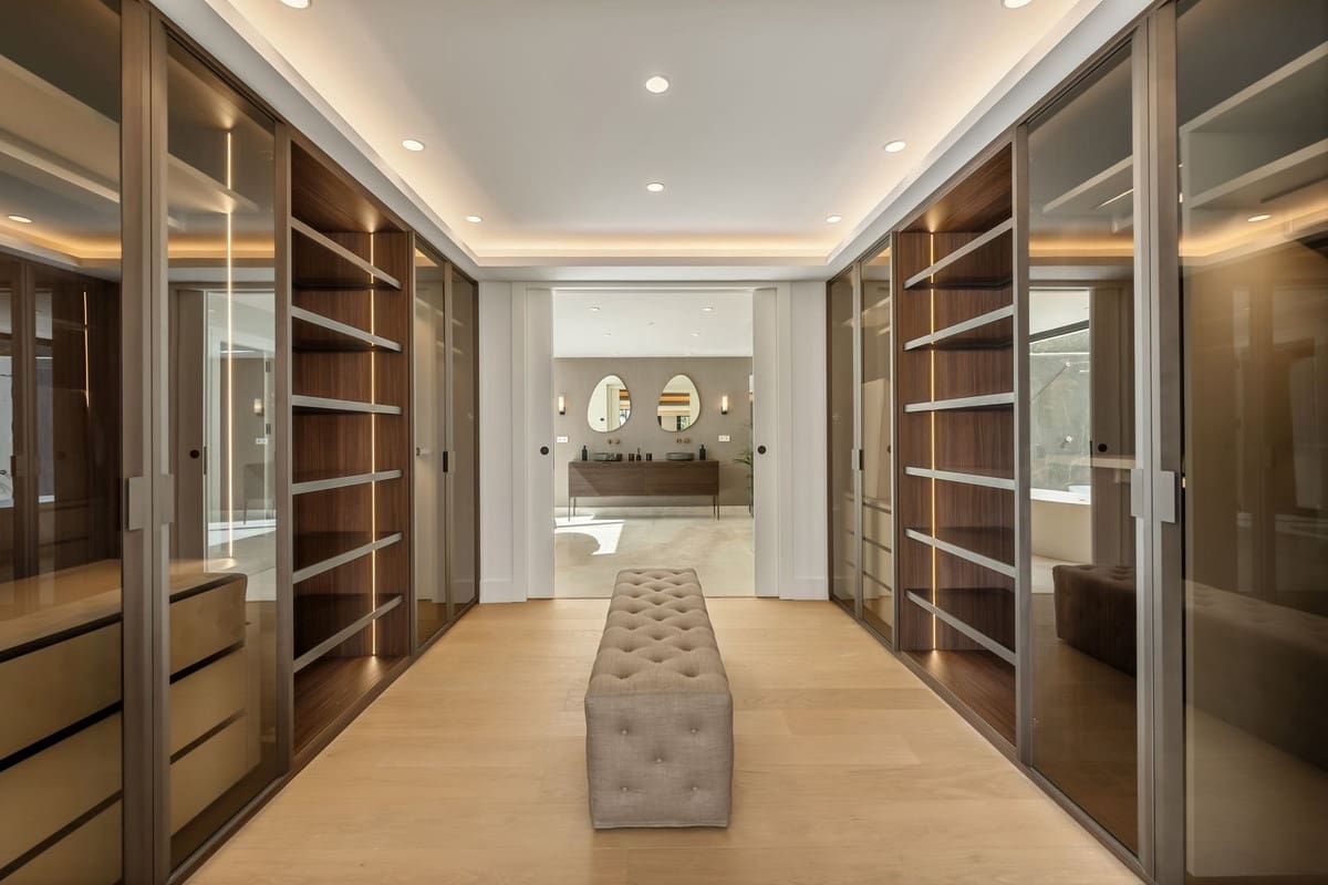 5 bedroom Villa for sale in Golden Mile with pool garage - € 7,800,000 (Ref: 9628190)