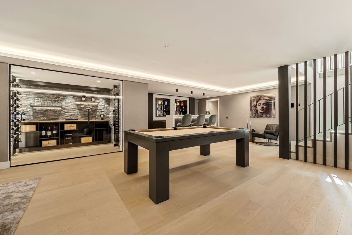 5 bedroom Villa for sale in Golden Mile with pool garage - € 7,800,000 (Ref: 9628190)