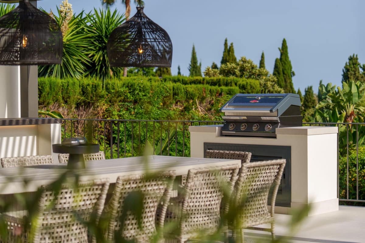 5 bedroom Villa for sale in Golden Mile with pool garage - € 7,800,000 (Ref: 9628190)