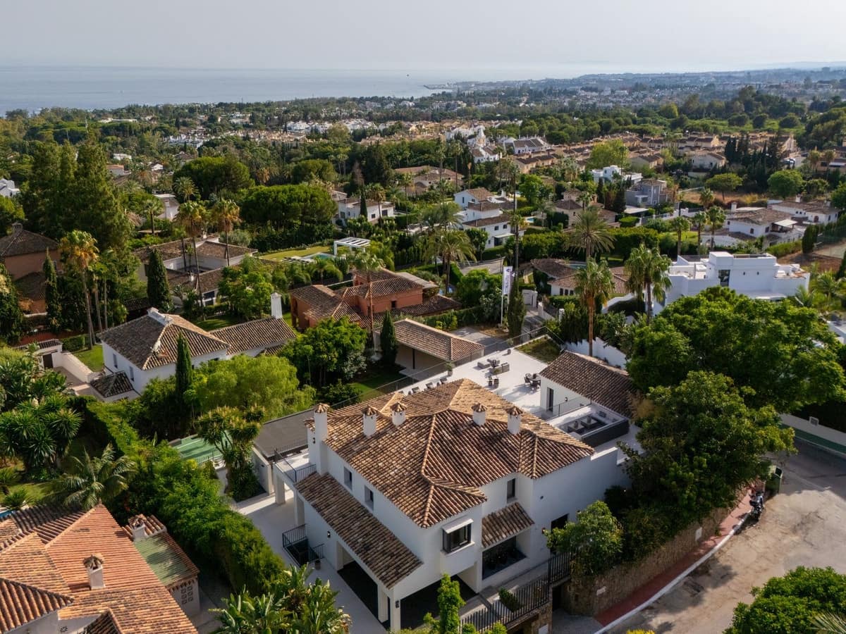 5 bedroom Villa for sale in Golden Mile with pool garage - € 7,800,000 (Ref: 9628190)