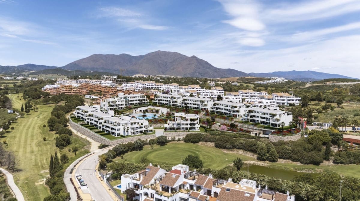 2 bedroom Apartment for sale in Bahia de Casares with pool garage - € 446,000 (Ref: 9628425)