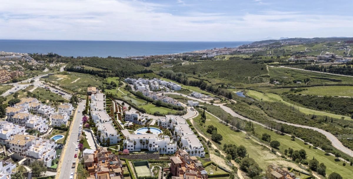 2 bedroom Apartment for sale in Bahia de Casares with pool garage - € 446,000 (Ref: 9628425)