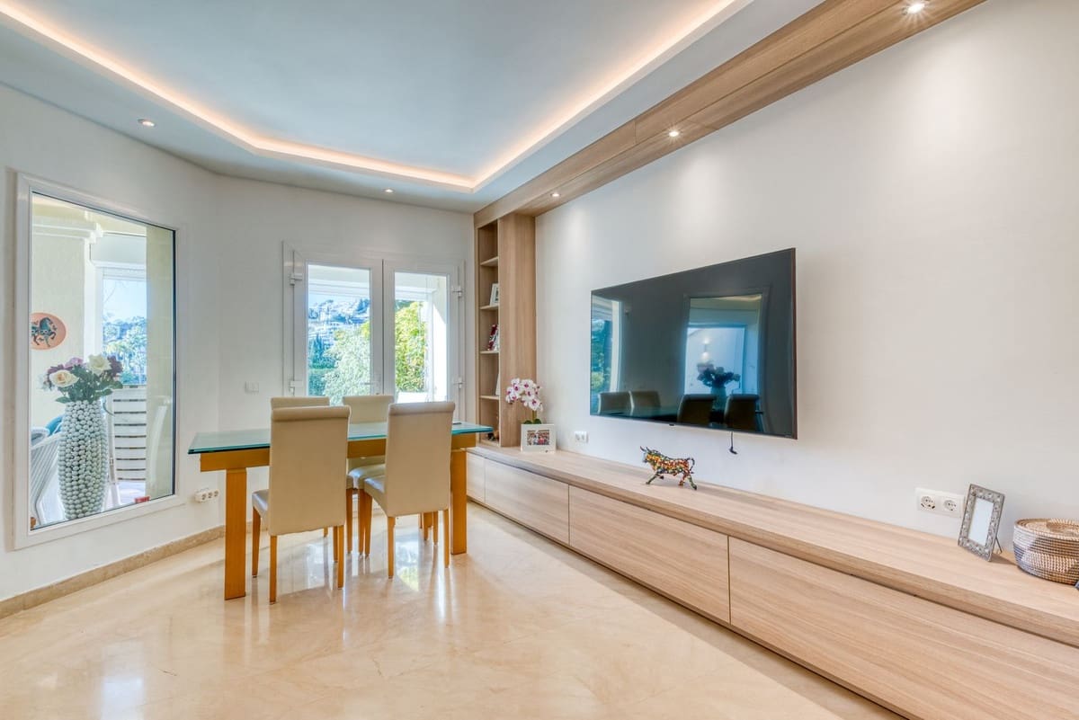 3 bedroom Townhouse for sale in La Quinta with pool garage - € 695,000 (Ref: 9631849)