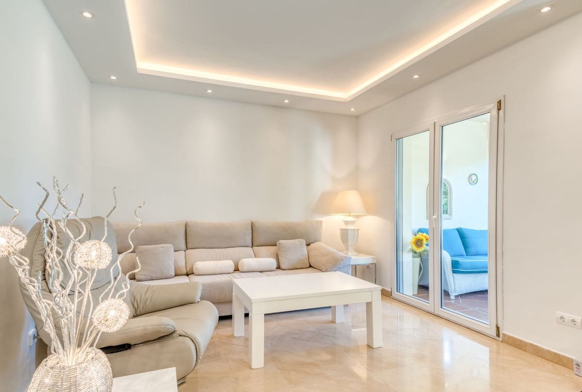 3 bedroom Townhouse for sale in La Quinta with pool garage - € 695,000 (Ref: 9631849)