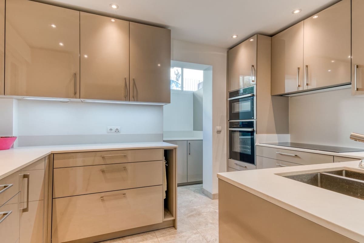 3 chambre Maison de Ville à vendre à La Quinta avec piscine garage - 695 000 € (Ref: 9631849)