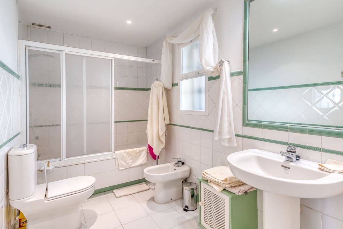 3 chambre Maison de Ville à vendre à La Quinta avec piscine garage - 695 000 € (Ref: 9631849)