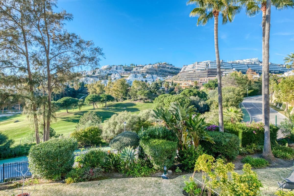 3 chambre Maison de Ville à vendre à La Quinta avec piscine garage - 695 000 € (Ref: 9631849)