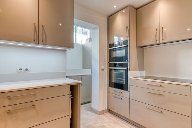 Casa de 3 habitaciones en La Quinta, Benahavís en venta con piscina garaje - 695.000 € (Ref: 9631849)