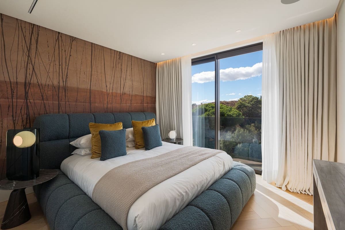 5 soverom Villa til salgs i Golden Mile med svømmebasseng garasje - € 14 995 000 (Ref: 9631851)