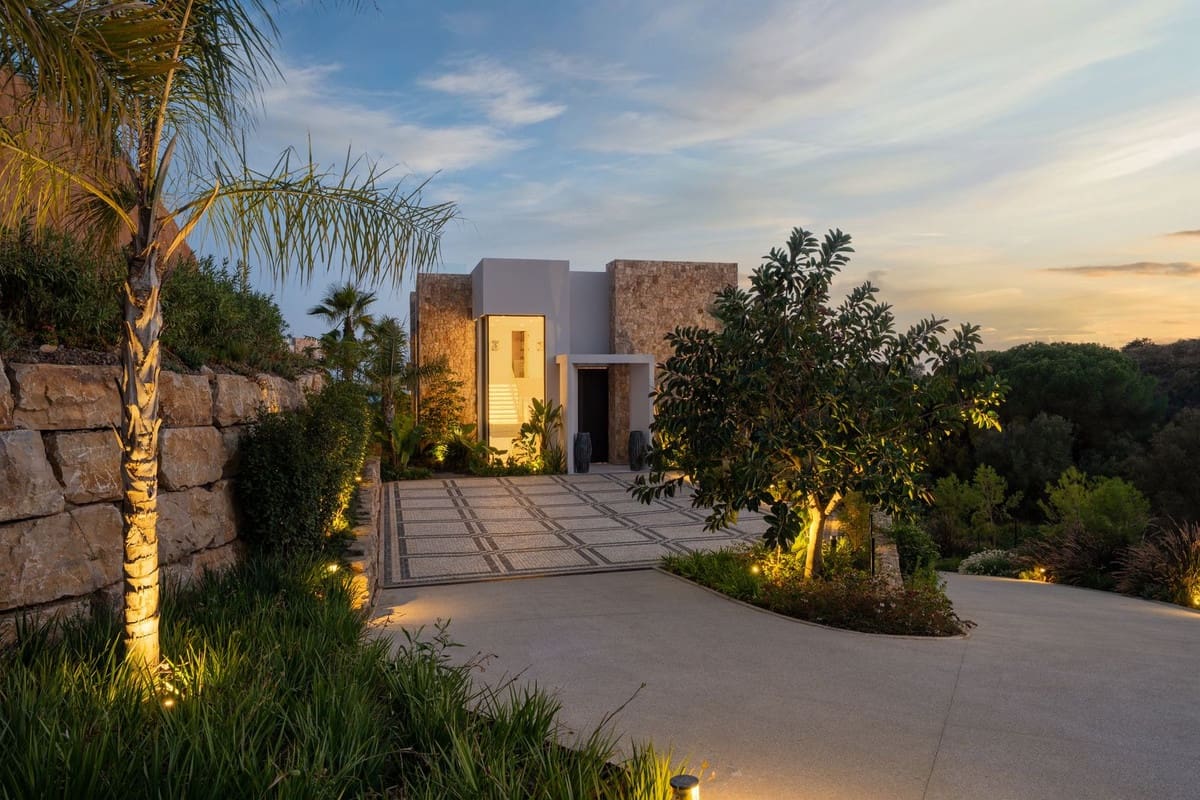 5 soverom Villa til salgs i Golden Mile med svømmebasseng garasje - € 14 995 000 (Ref: 9631851)