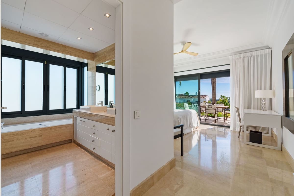 4 bedroom Villa for sale in Nueva Andalucia with pool garage - € 4,390,000 (Ref: 9632689)