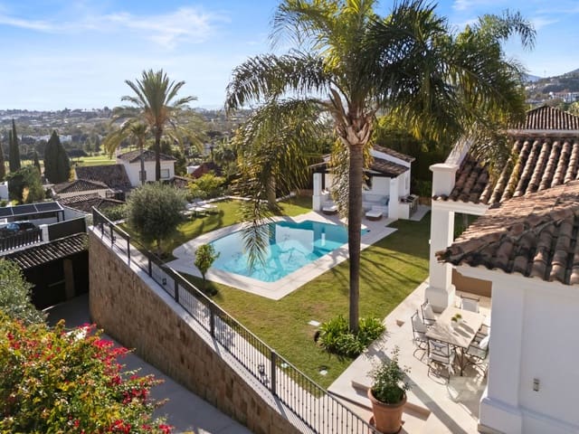 Chalet de 4 habitaciones en Nueva Andalucia, Marbella en venta con piscina garaje - 4.390.000 € (Ref: 9632689)