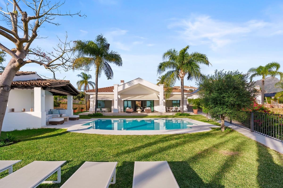 4 chambre Villa/Maison à vendre à Nueva Andalucia avec piscine garage - 4 390 000 € (Ref: 9632689)