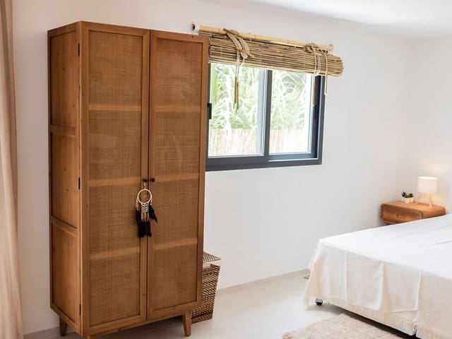 3 soverom Villa til salgs i Estepona med svømmebasseng garasje - € 1 395 000 (Ref: 9641087)