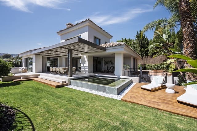 5 makuuhuone Huvila myytävänä paikassa Nueva Andalucia, Marbella mukana uima-altaan - 4 695 000 € (Ref: 9643363)