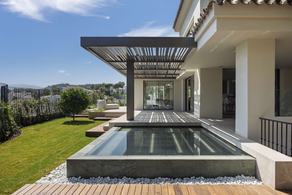 5 makuuhuone Huvila myytävänä paikassa Nueva Andalucia mukana uima-altaan - 4 695 000 € (Ref: 9643363)