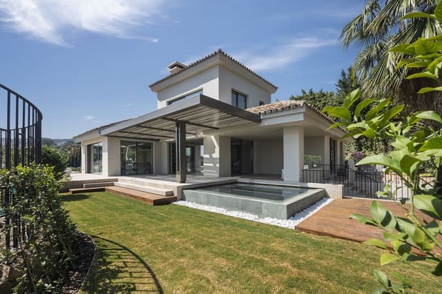 5 makuuhuone Huvila myytävänä paikassa Nueva Andalucia, Marbella mukana uima-altaan - 4 695 000 € (Ref: 9643363)