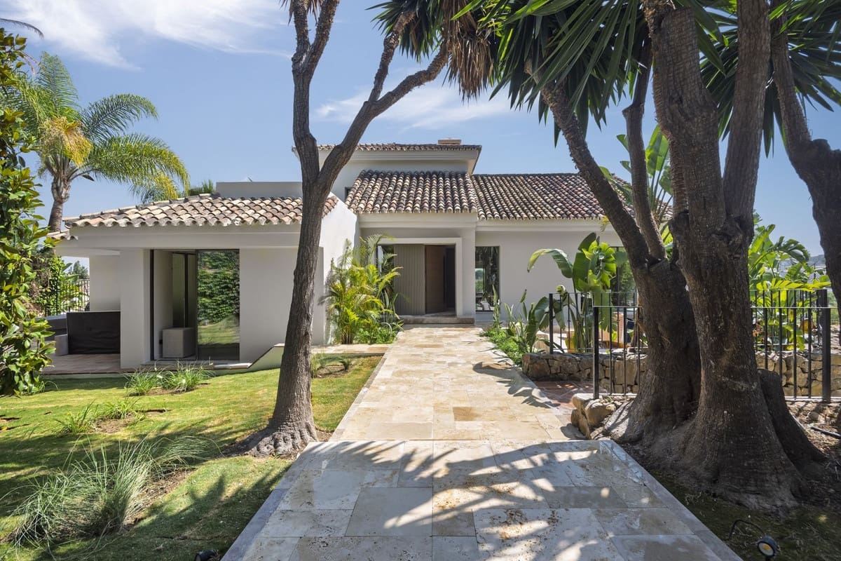 5 makuuhuone Huvila myytävänä paikassa Nueva Andalucia mukana uima-altaan - 4 695 000 € (Ref: 9643363)