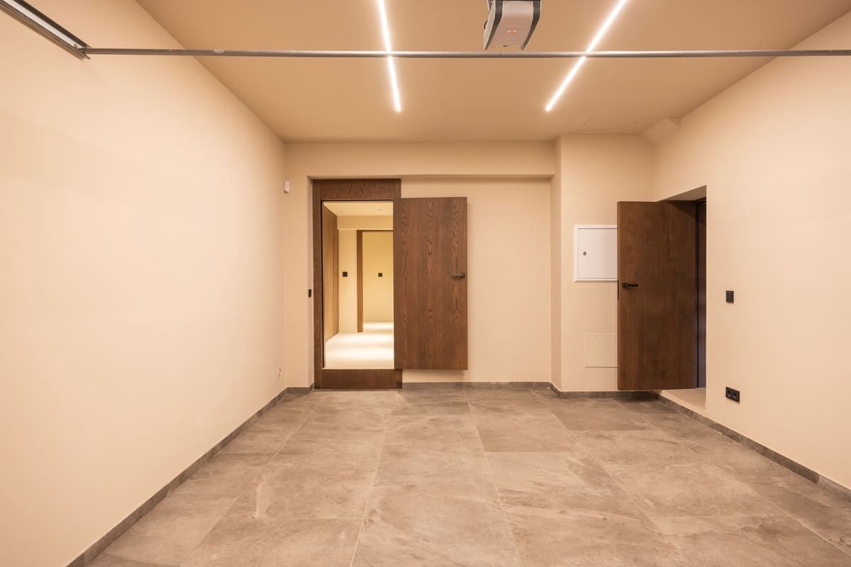 5 makuuhuone Huvila myytävänä paikassa Nueva Andalucia mukana uima-altaan - 4 695 000 € (Ref: 9643363)