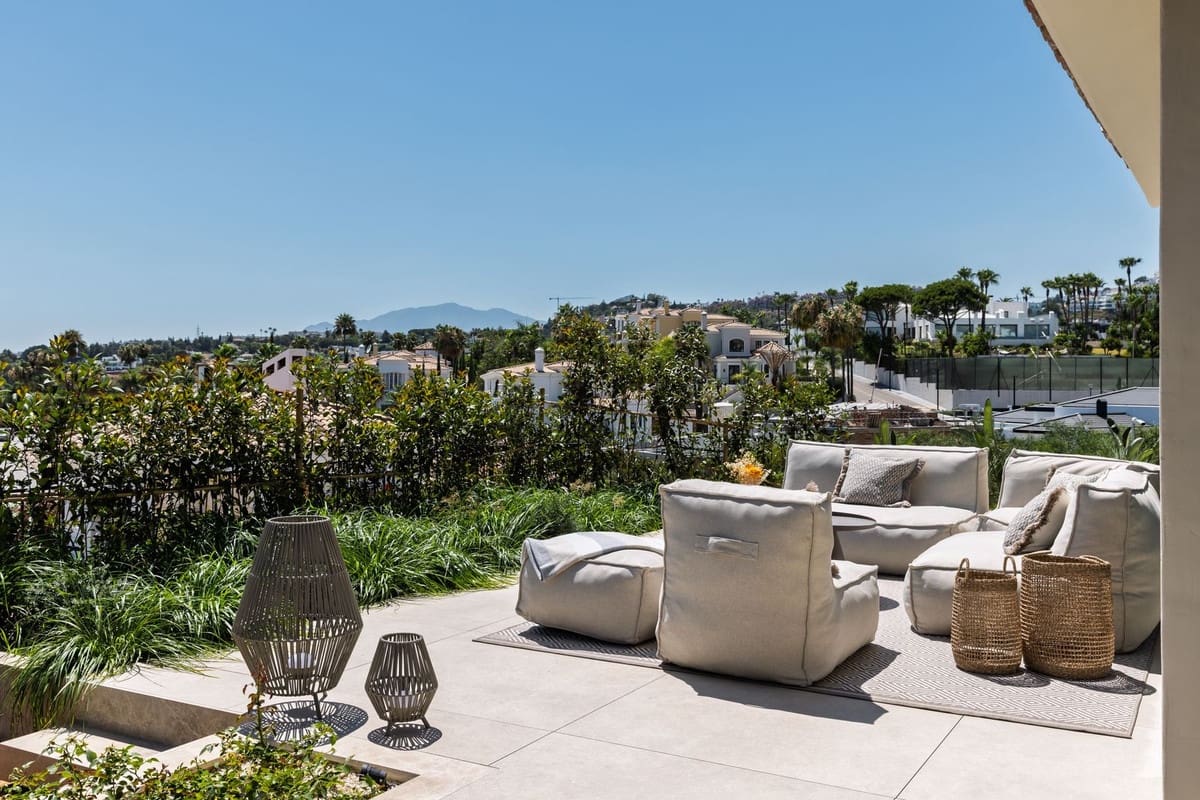 5 makuuhuone Huvila myytävänä paikassa Nueva Andalucia mukana uima-altaan - 4 695 000 € (Ref: 9643363)