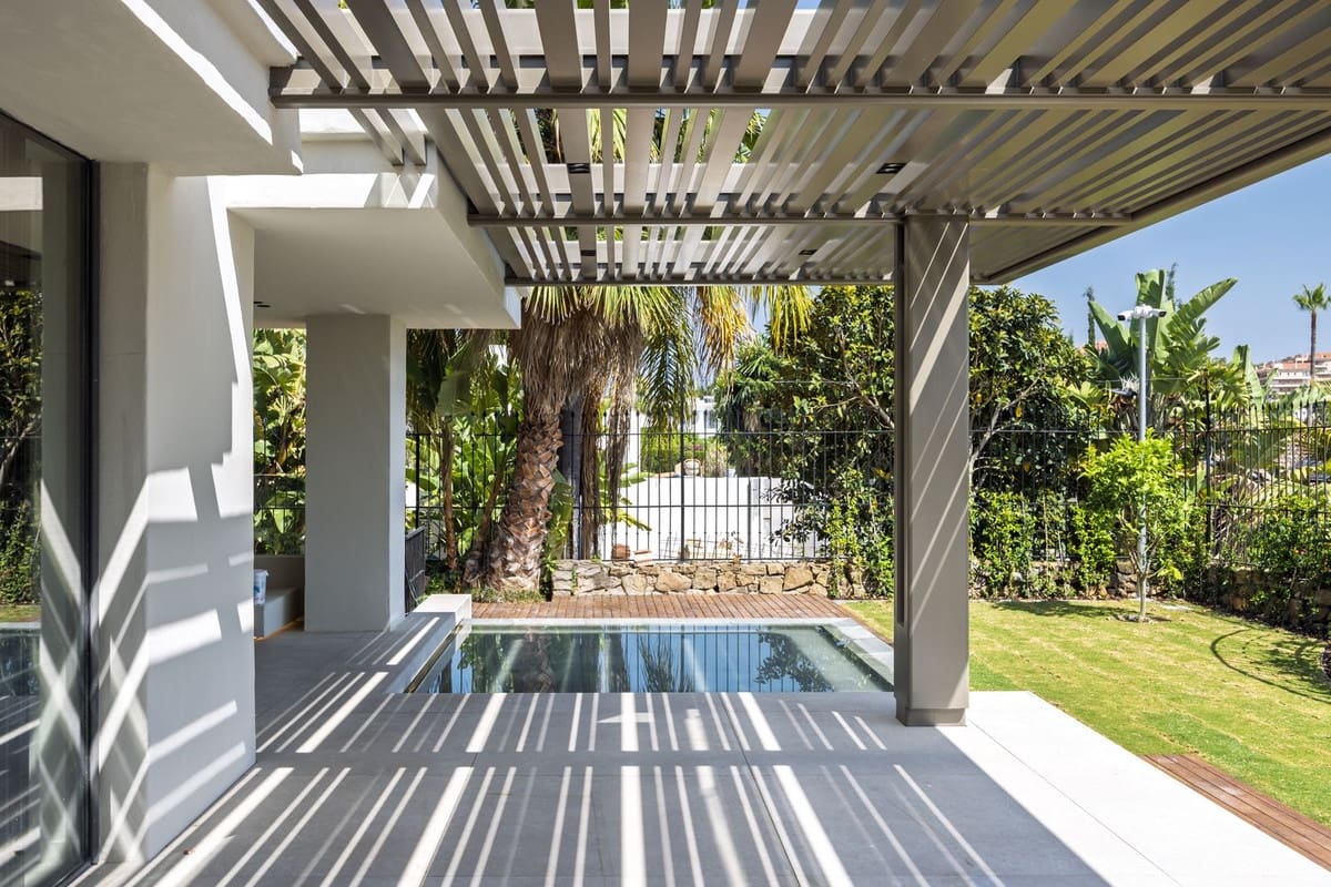 5 makuuhuone Huvila myytävänä paikassa Nueva Andalucia mukana uima-altaan - 4 695 000 € (Ref: 9643363)