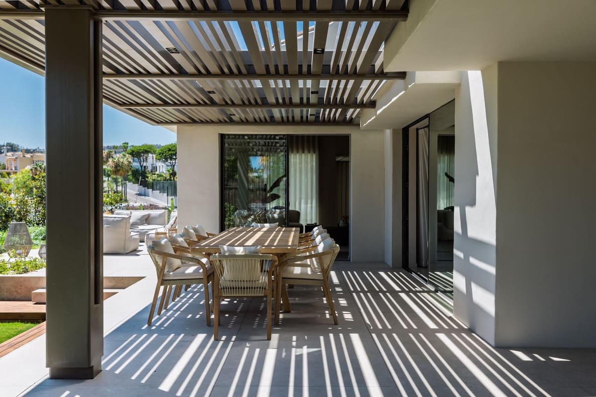 5 bedroom Villa for sale in Nueva Andalucia with pool - € 4,695,000 (Ref: 9643363)