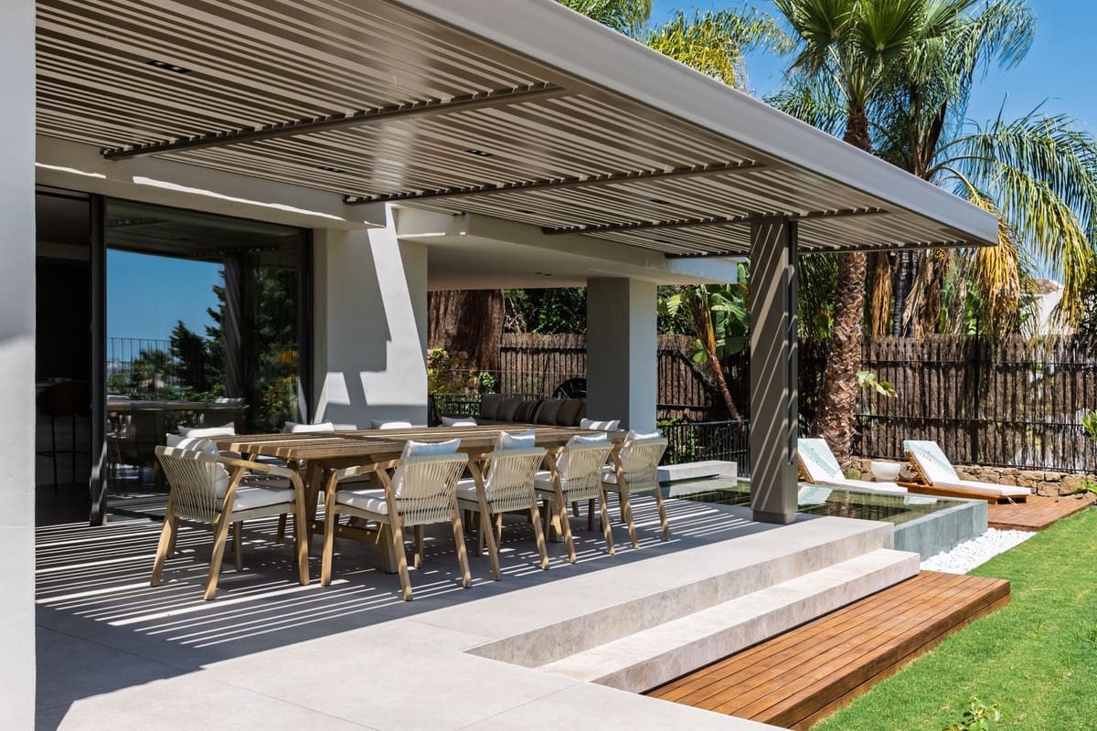 5 bedroom Villa for sale in Nueva Andalucia with pool - € 4,695,000 (Ref: 9643363)