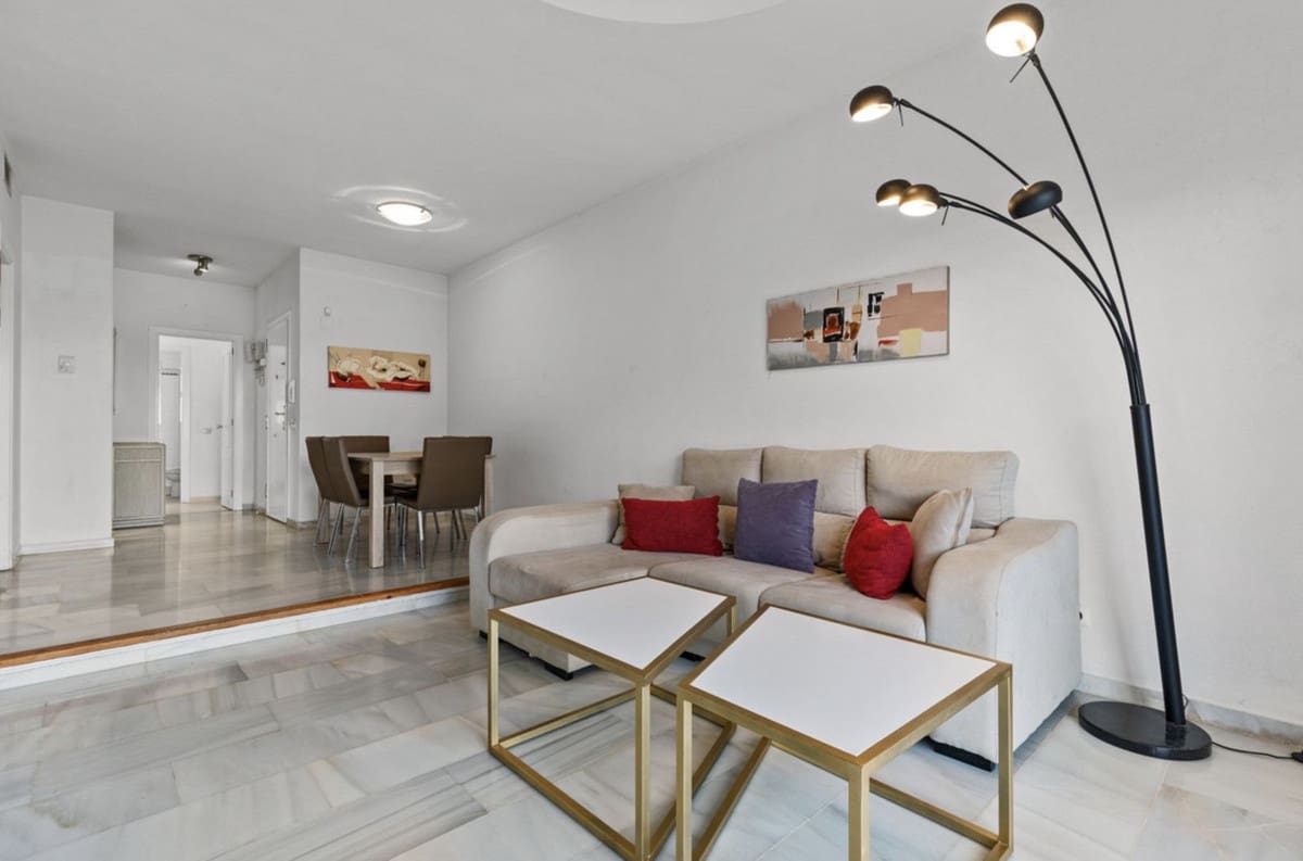 2 sovrum Villa till salu i Aloha Golf - 495 000 € (Ref: 9646440)