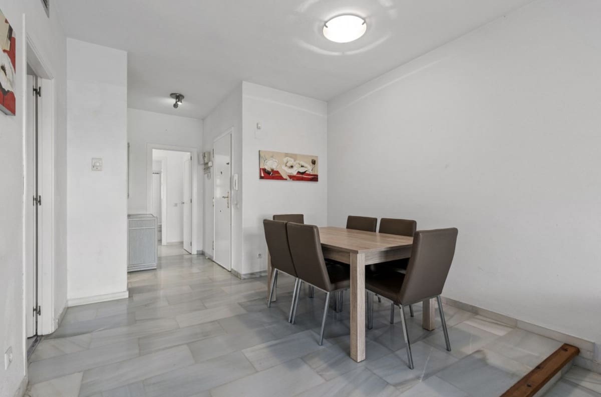 2 sovrum Villa till salu i Aloha Golf - 495 000 € (Ref: 9646440)