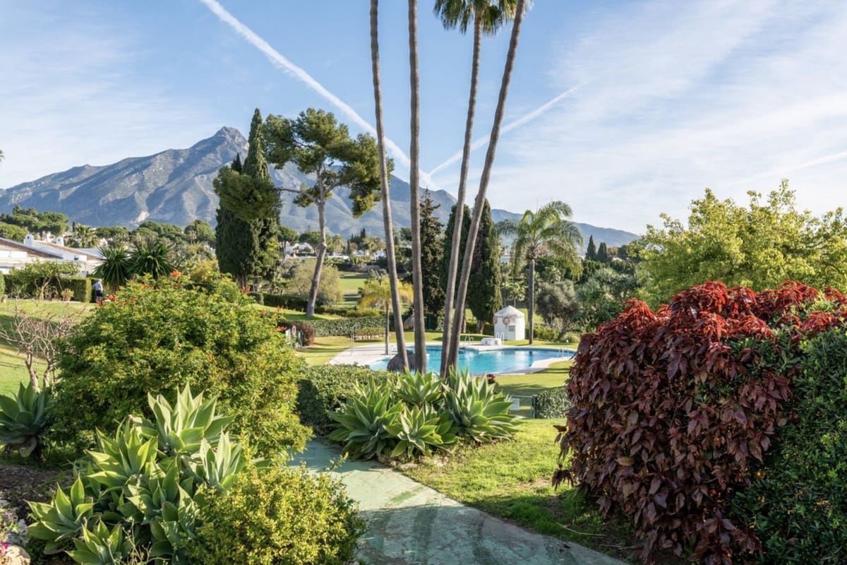 2 soveværelse Villa til salg i Aloha Golf - € 495.000 (Ref: 9646440)