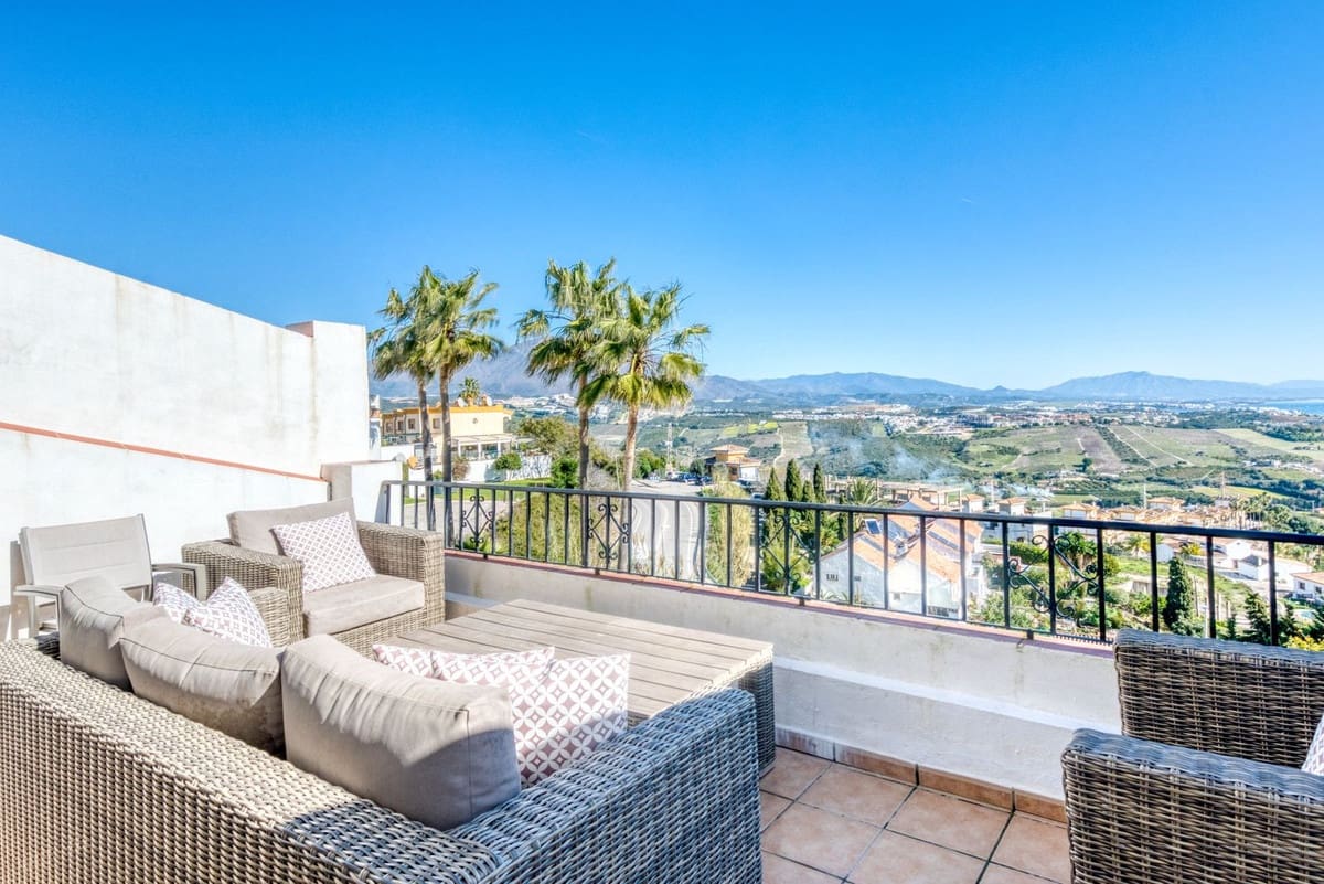 5 soverom Hus til leie i Manilva med svømmebasseng garasje - € 2 500 (Ref: 9650489)