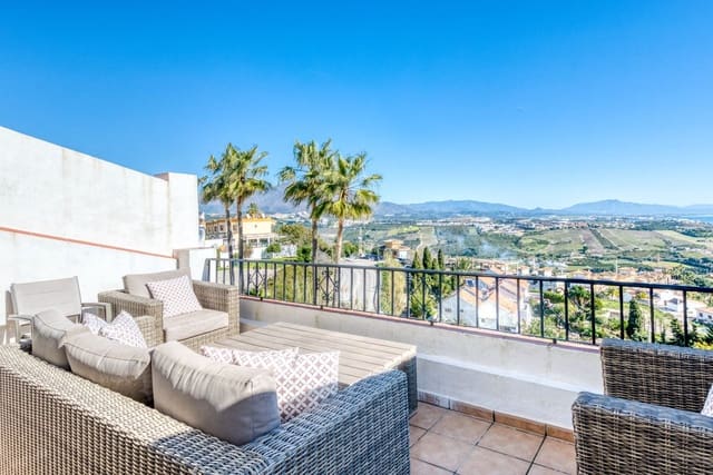 Casa de 5 habitaciones en Manilva en alquiler con piscina garaje - 2.500 € (Ref: 9650489)