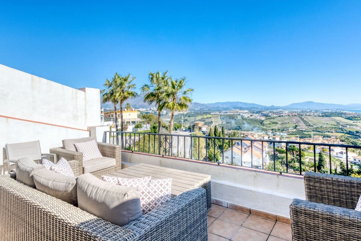 Casa de 5 habitaciones en Manilva en alquiler con piscina garaje - 2.500 € (Ref: 9650489)