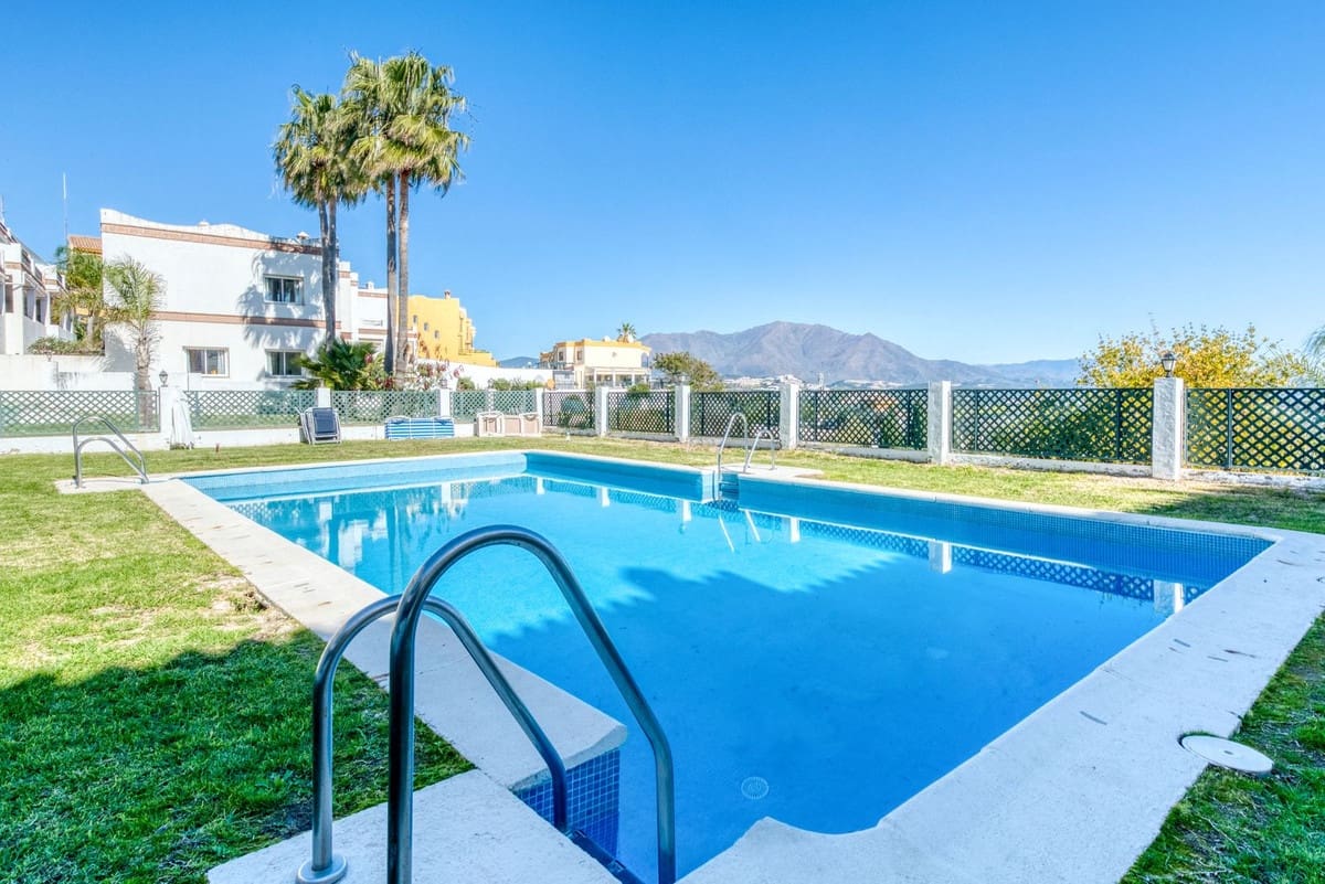 Casa de 5 habitaciones en Manilva en alquiler con piscina garaje - 2.500 € (Ref: 9650489)