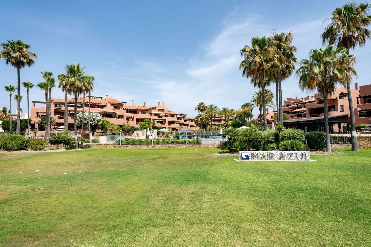3 sypialnia Apartament na sprzedaż w Estepona z basenem garażem - 825 000 € (Ref: 9650708)