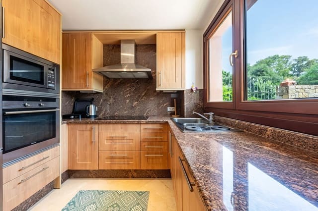 3 soverom Leilighet til salgs i Estepona med svømmebasseng garasje - € 825 000 (Ref: 9650708)