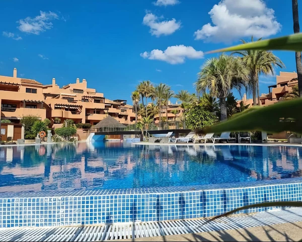 3 soverom Leilighet til salgs i Estepona med svømmebasseng garasje - € 825 000 (Ref: 9650708)
