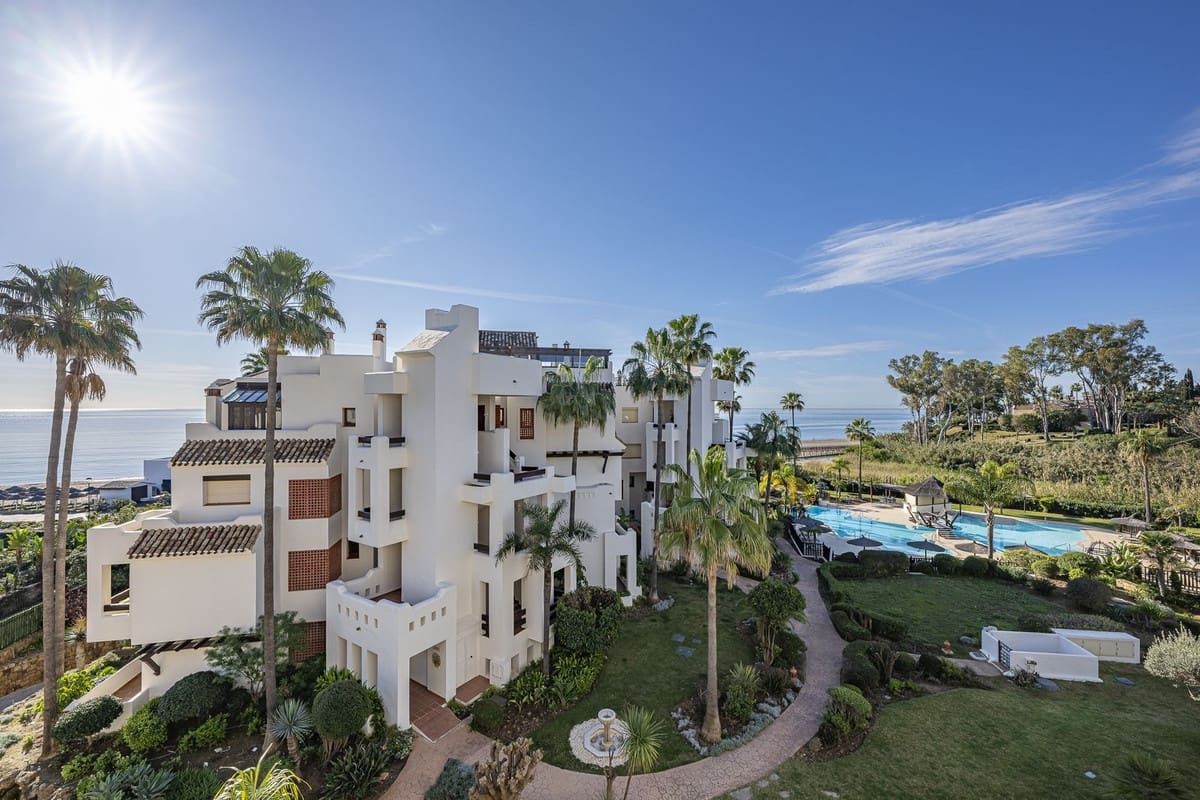 3 Zimmer Apartment zu verkaufen in Estepona mit Pool Garage - 1.995.000 € (Ref: 9650709)