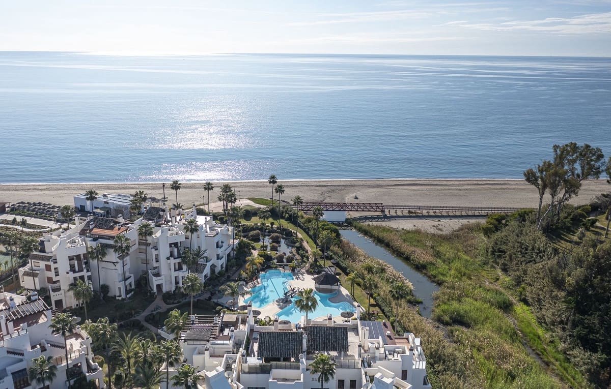 3 Zimmer Apartment zu verkaufen in Estepona mit Pool Garage - 1.995.000 € (Ref: 9650709)