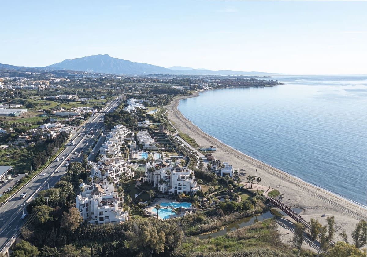 3 Zimmer Apartment zu verkaufen in Estepona mit Pool Garage - 1.995.000 € (Ref: 9650709)