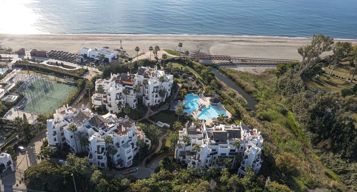 3 Zimmer Apartment zu verkaufen in Estepona mit Pool Garage - 1.995.000 € (Ref: 9650709)