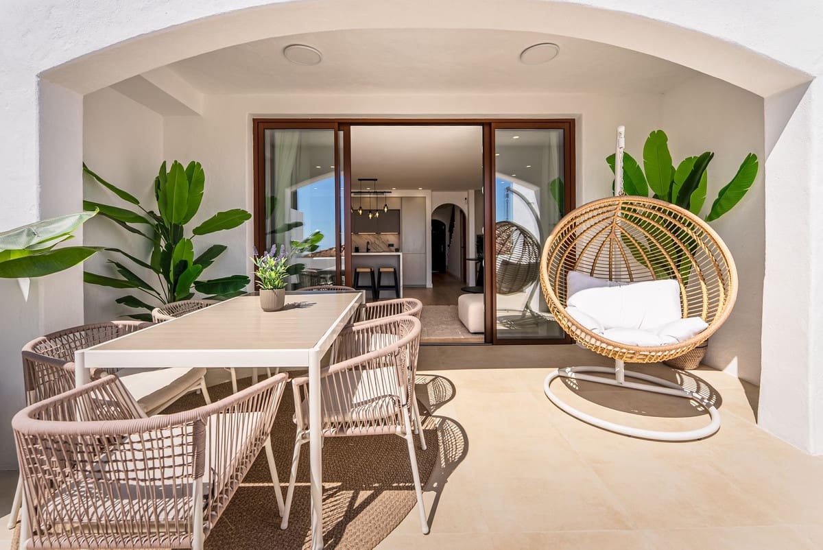 3 bedroom Townhouse for sale in Benahavis with pool garage - € 650,000 (Ref: 9652412)